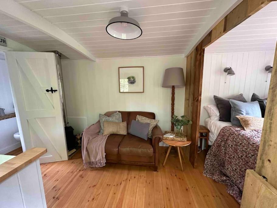 Cornwall Woodland Shepherd'S Hut Deirdres Hut Bodmin Kültér fotó