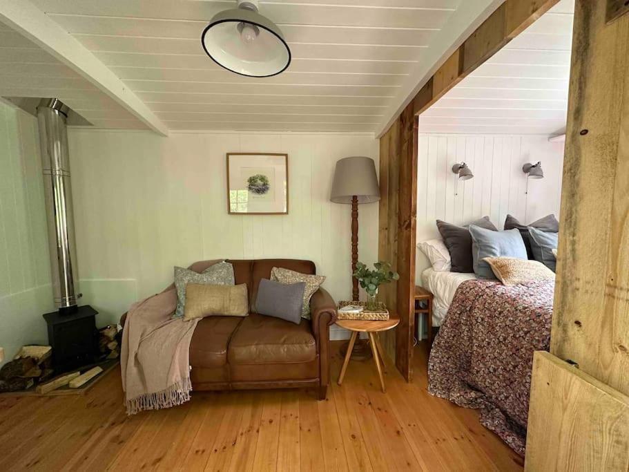 Cornwall Woodland Shepherd'S Hut Deirdres Hut Bodmin Kültér fotó