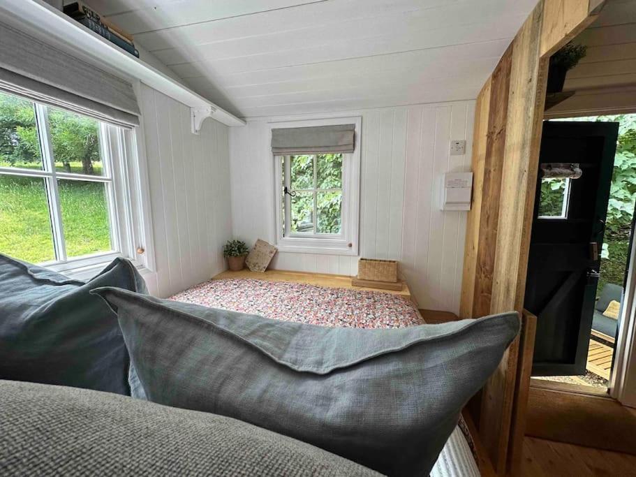 Cornwall Woodland Shepherd'S Hut Deirdres Hut Bodmin Kültér fotó